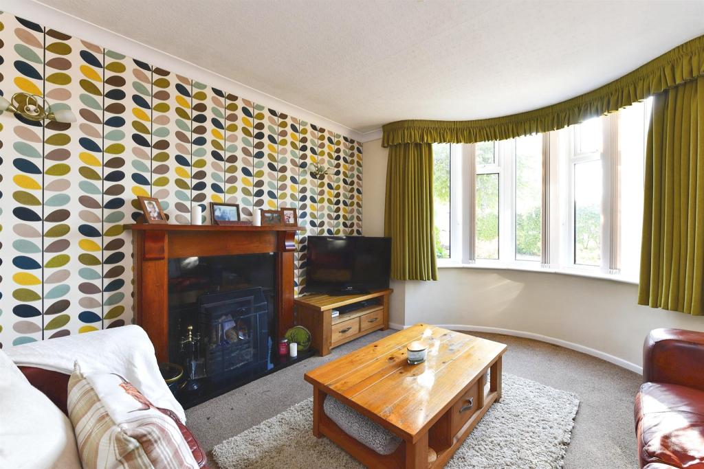 4 bedroom detached house for sale in London Road, Yaxley, Peterborough, PE7