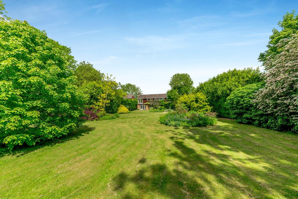 4 bedroom detached house for sale in Kirks Close, Greetham, Oakham, LE15