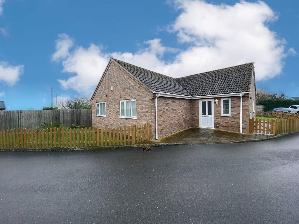 4 bedroom detached bungalow for sale in Cowslip Close, Doddington
