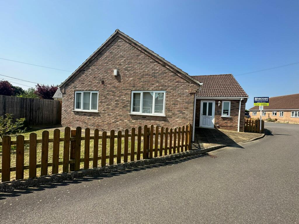 4 bedroom detached bungalow for sale in Cowslip Close, Doddington