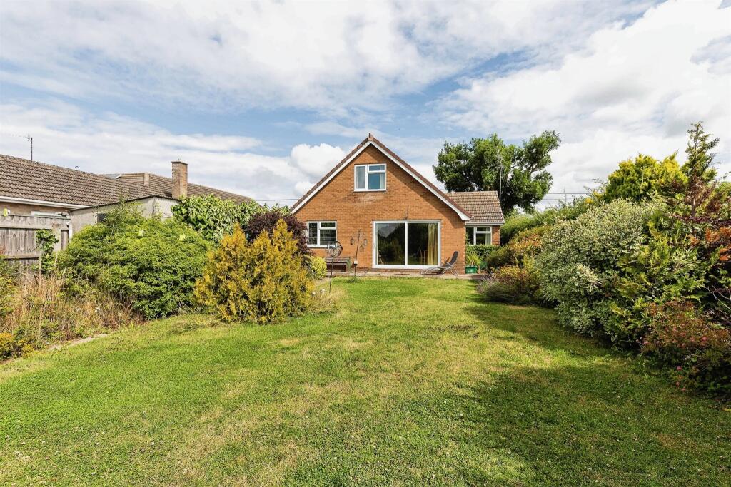 5 bedroom bungalow for sale in Upwell Road, March, PE15