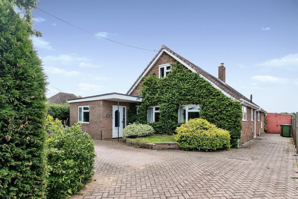 5 bedroom bungalow for sale in Upwell Road, March, PE15
