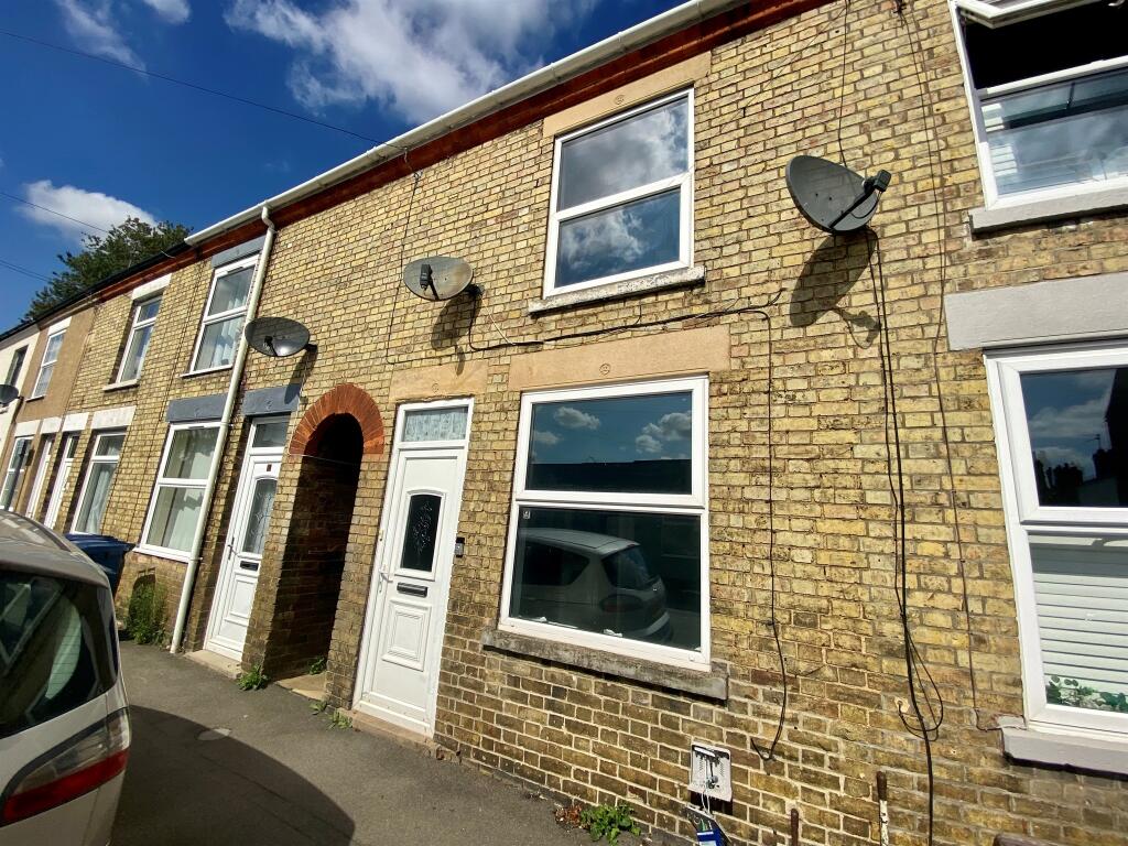 3 bedroom end of terrace house for sale in County Road, March, PE15