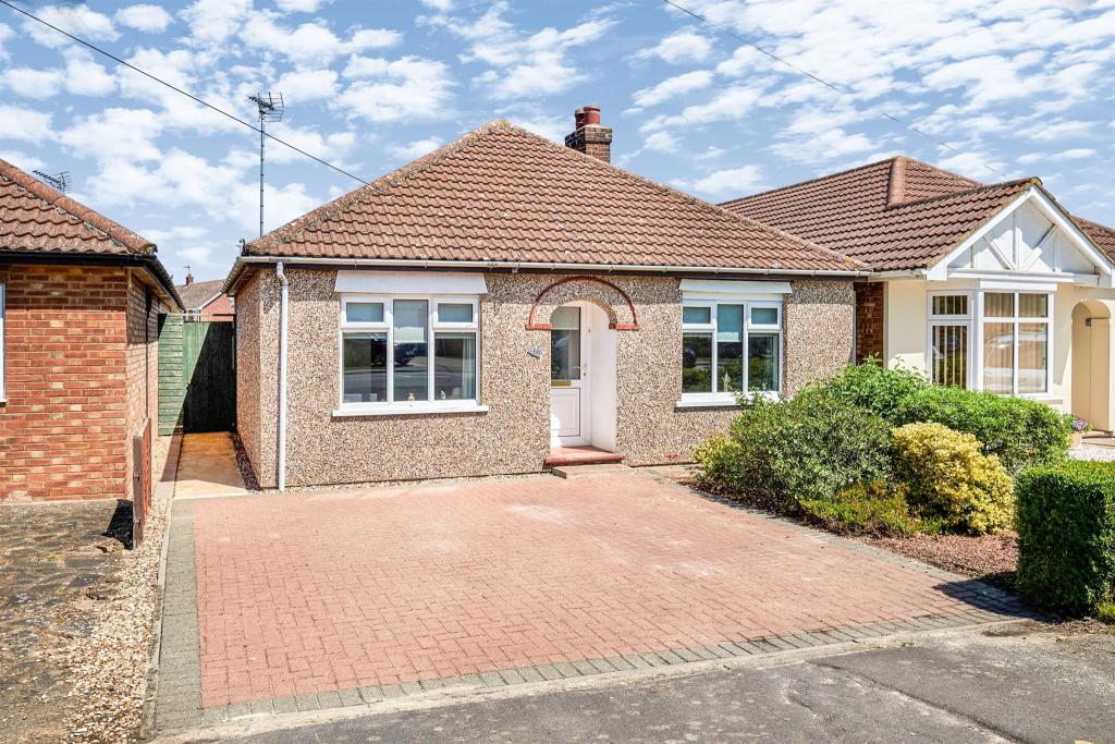 2 bedroom detached bungalow for sale in Upwell Road, March, PE15