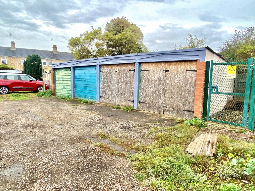 Main image of property: Riverbank Close, March