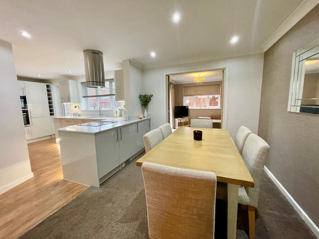 4 bedroom detached house for sale in Sandringham Way, Market Deeping