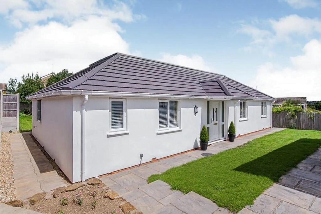 Main image of property: New Road, Oundle, Peterborough