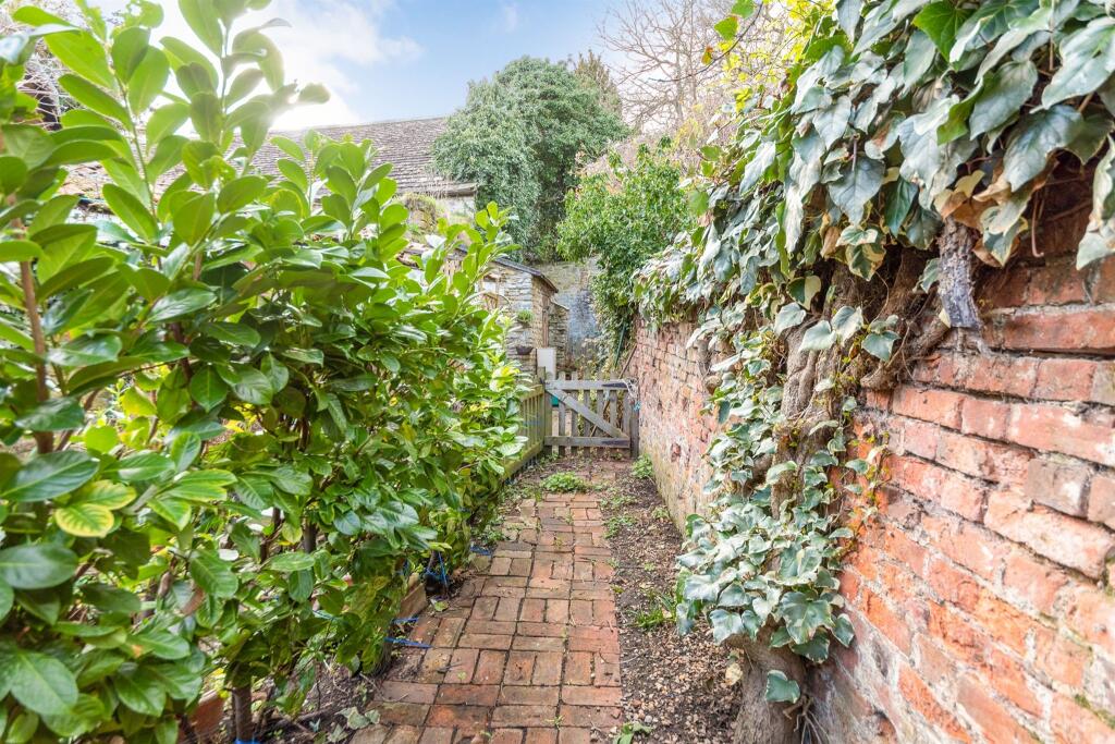 2 bedroom character property for sale in North Street, Oundle