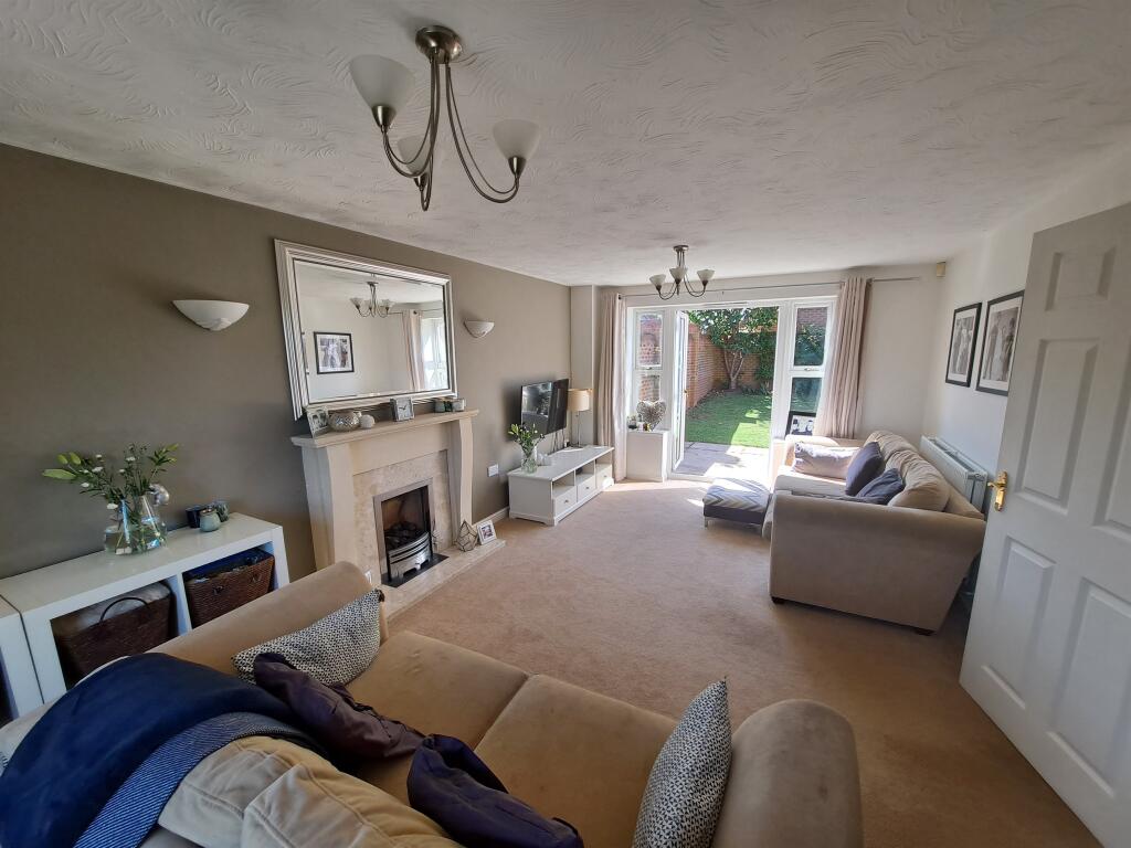 5 bedroom detached house for sale in East Water Crescent, Hampton Vale, Peterborough, PE7