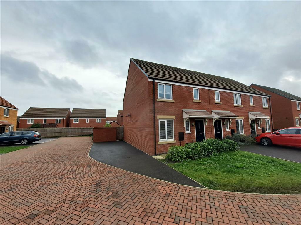 3 bedroom end of terrace house for sale in Drummond Close, Hampton Gardens, Peterborough, PE7