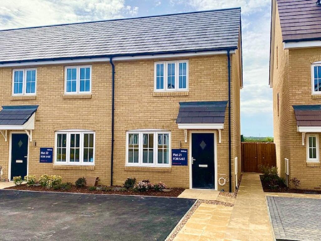2 bedroom end of terrace house for sale in Oundle Road, Alwalton, Peterborough, PE7