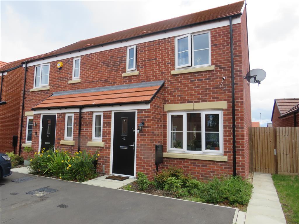 3 bedroom semidetached house for sale in Clovelly Drive, Hampton