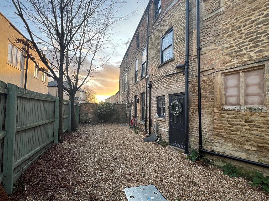 3 bedroom semidetached house for sale in Market Street, Whittlesey