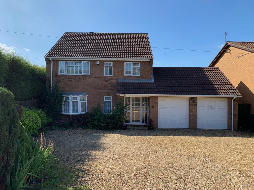 4 bedroom detached house for sale in Commons Road, Whittlesey