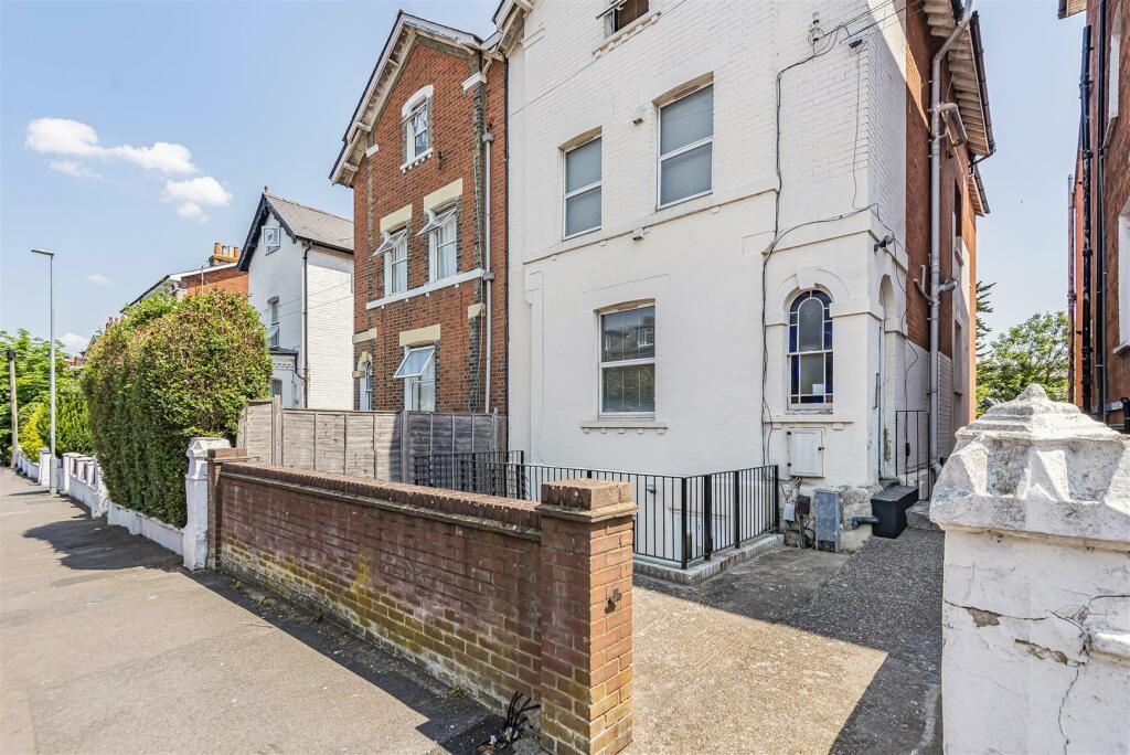 7 bedroom semi-detached house for sale in Russell Street, Reading, RG1