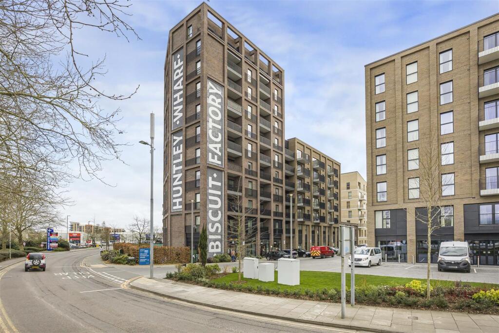 Main image of property: 4 Palmer Street, Reading