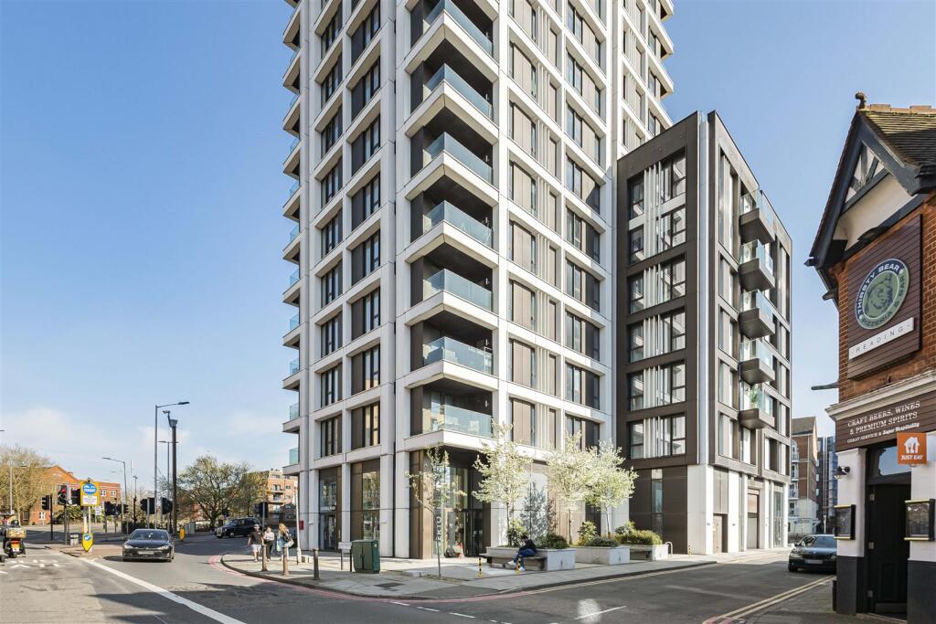 Main image of property: Verto, Kings Road, Reading