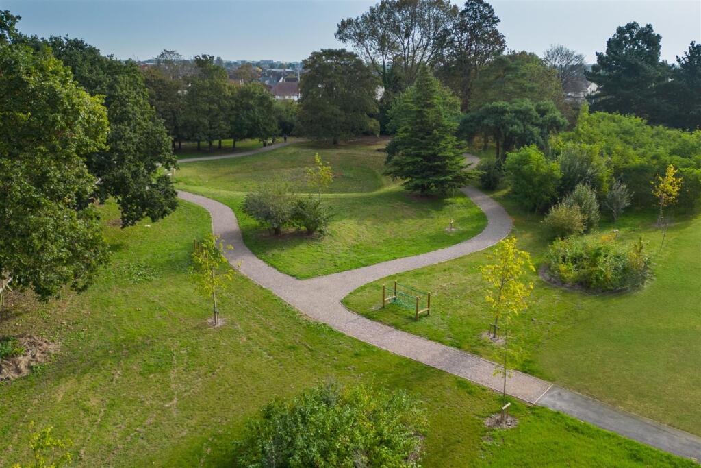 Main image of property: 44 Spurland House, Cornwall Gardens, Burnham, SL6 0FS
