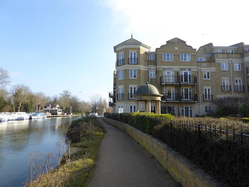 Main image of property: Regents Riverside, Brigham Road, Reading