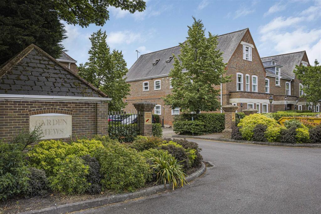 Main image of property: Westcote Road, Reading