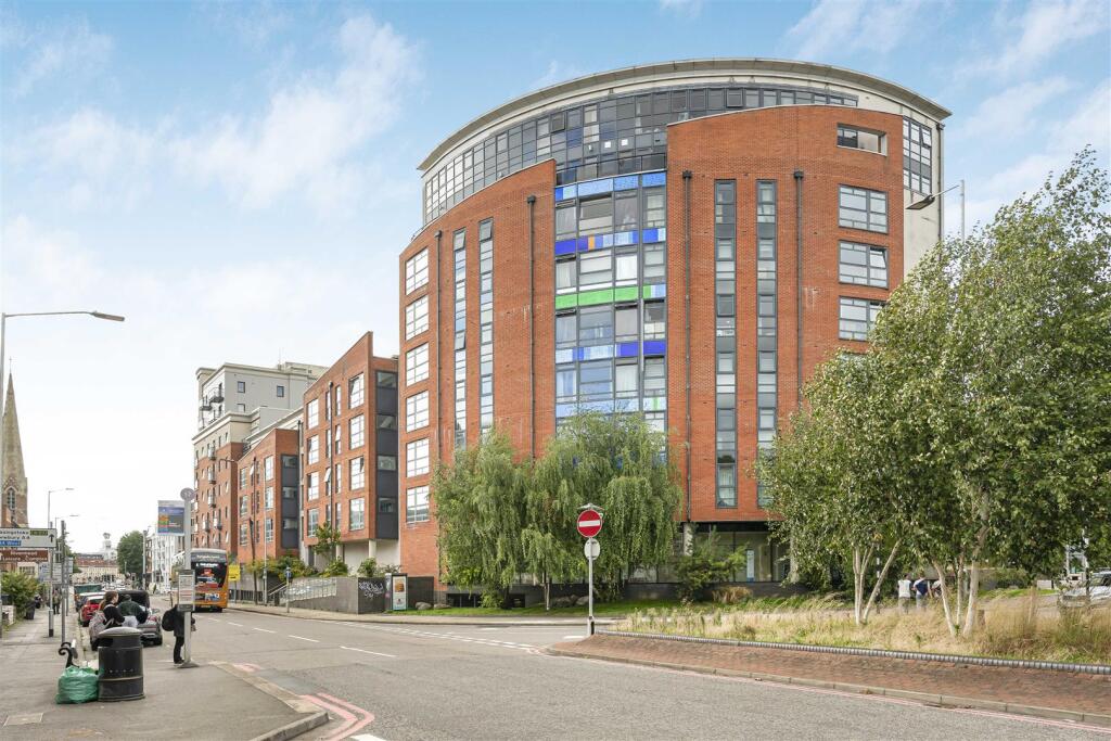 Main image of property: 20 Kennet Street, Reading