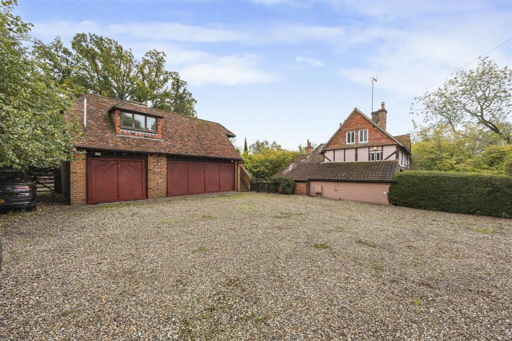 Main image of property: Holy Brook Cottage, Mill Lane, Calcot, RG31