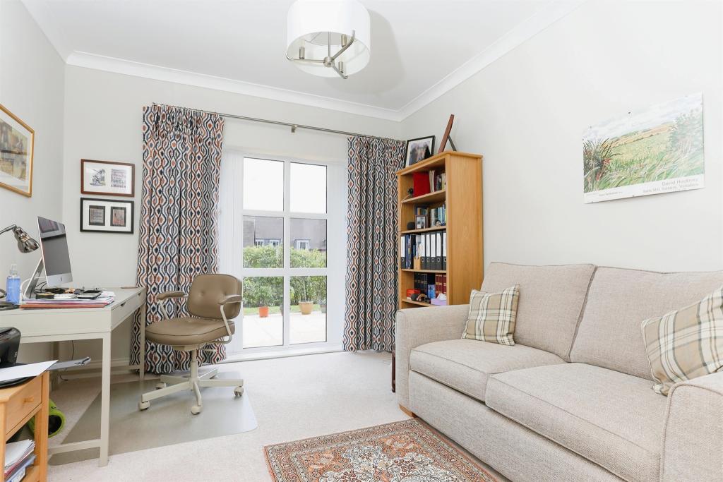 2 bedroom semidetached bungalow for sale in Albany Lane, Balsall