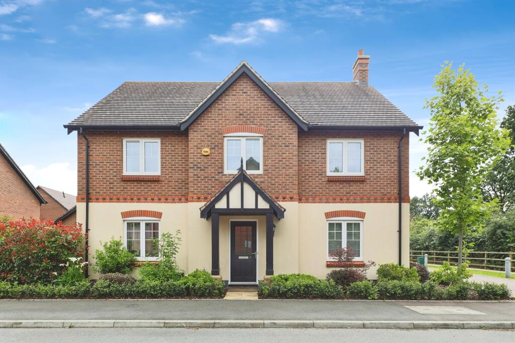 4 bedroom detached house for sale in Meer Stones Road, Balsall Common