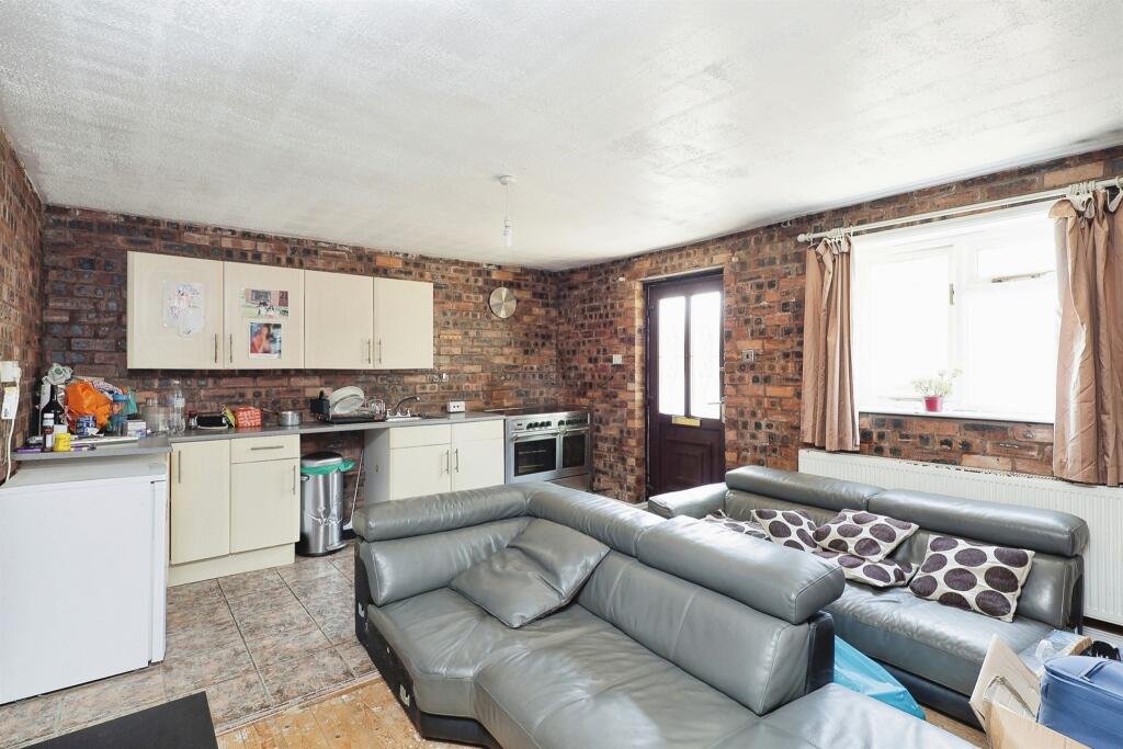 Additional property image - Ted Pitts Lane, Allesley, Coventry