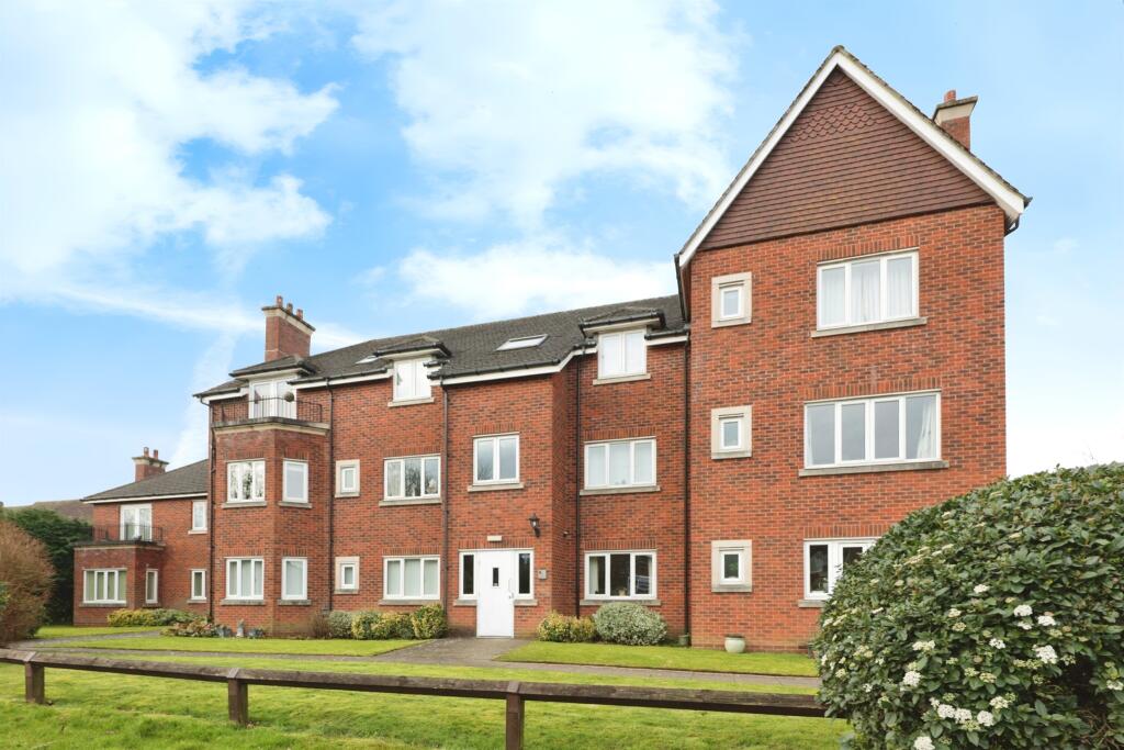 Main image of property: Kenilworth Road, Balsall Common, Coventry