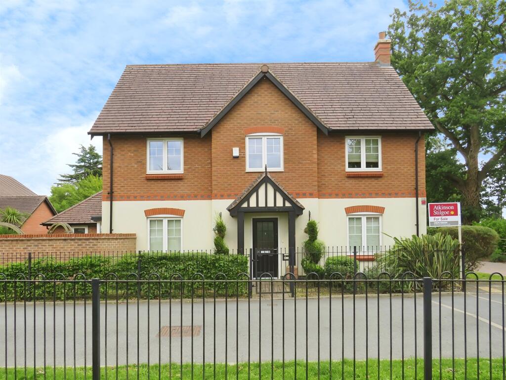 Main image of property: Drovers Close, Balsall Common, Coventry