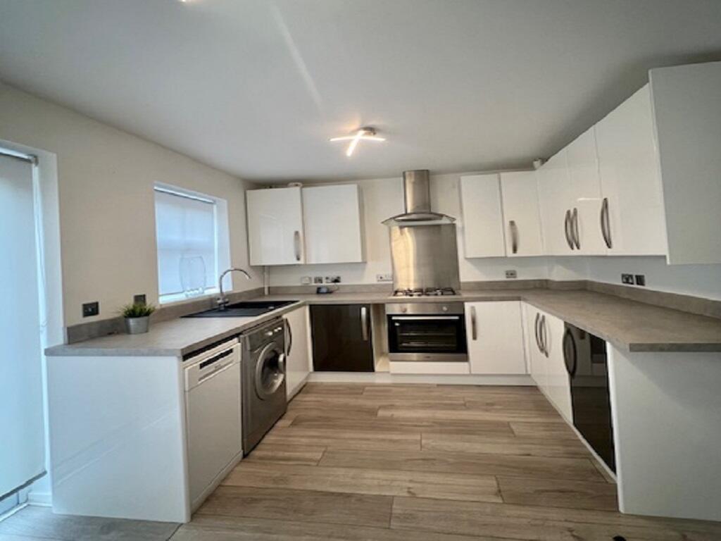 2 bedroom semidetached house for sale in Pheasant Oak, Coventry, CV4