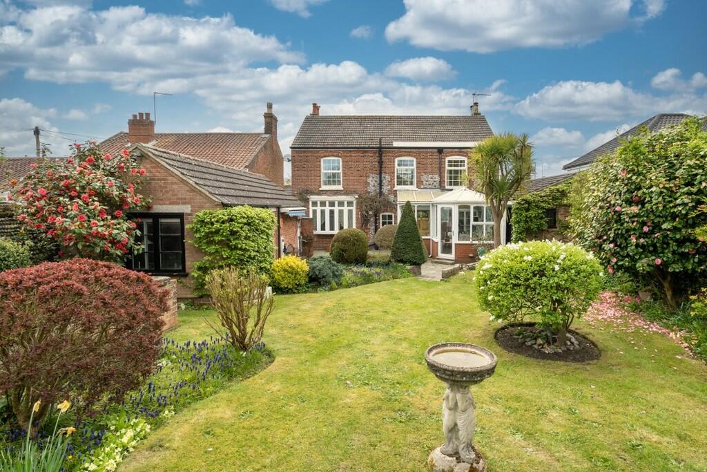 3 bedroom detached house for sale in Martham, NR29