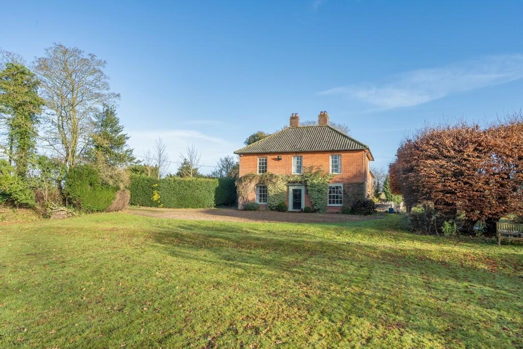5 bedroom detached house for sale in Burgh Next Aylsham, NR11