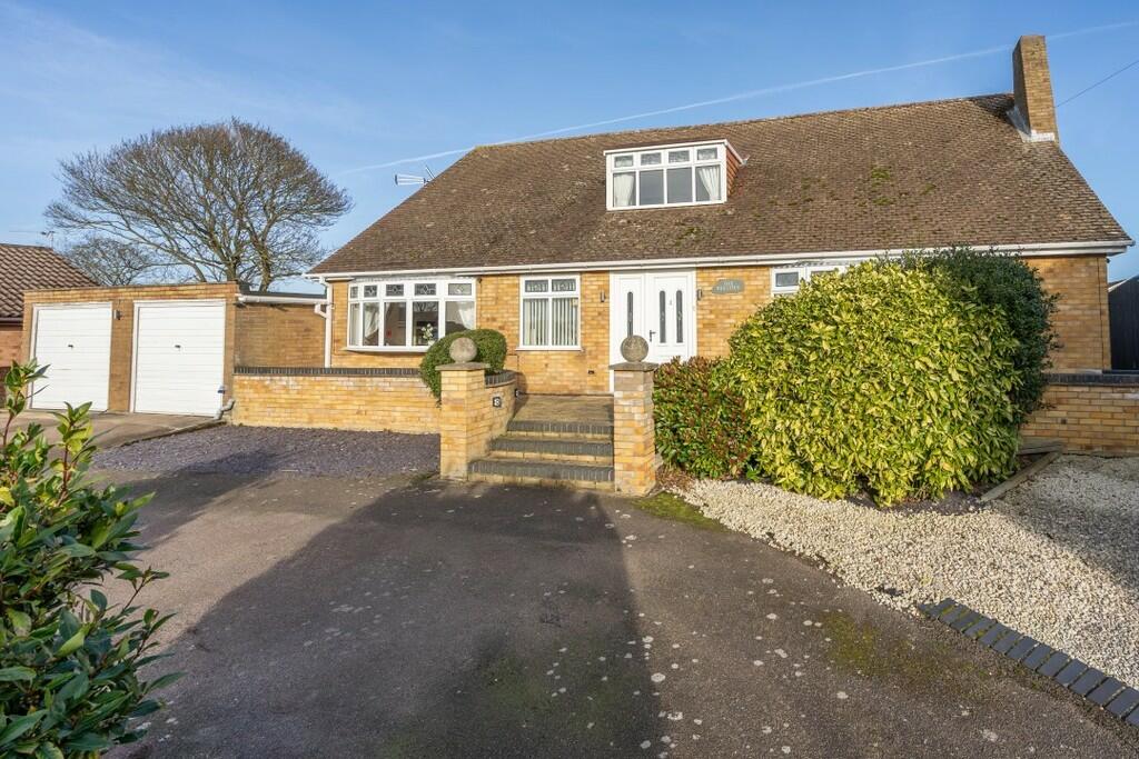 5 bedroom detached house for sale in Hemsby, NR29