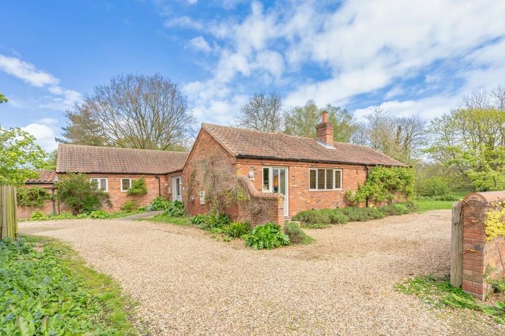 4 bedroom detached bungalow for sale in Oulton nr Aylsham, NR11