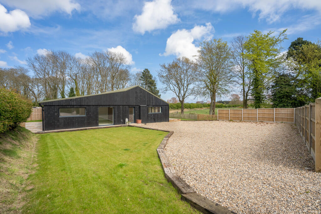 Main image of property: Mautby