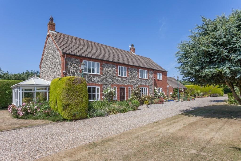 4 bedroom detached house for sale in Knapton, NR28