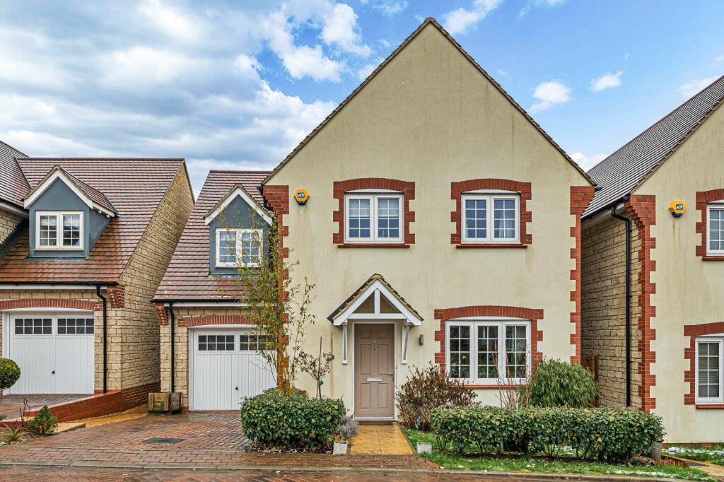 4 bedroom detached house for sale in Corallian Drive, Faringdon