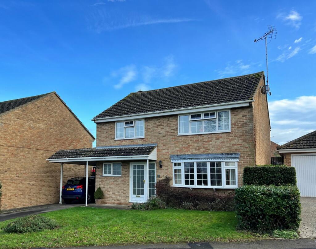 4 bedroom detached house for sale in Orchard Hill, Faringdon