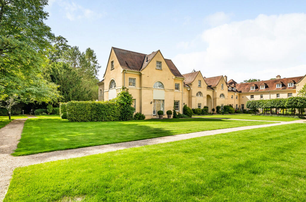 4 bedroom house for sale in The Stables, Lechlade, Gloucestershire, GL7