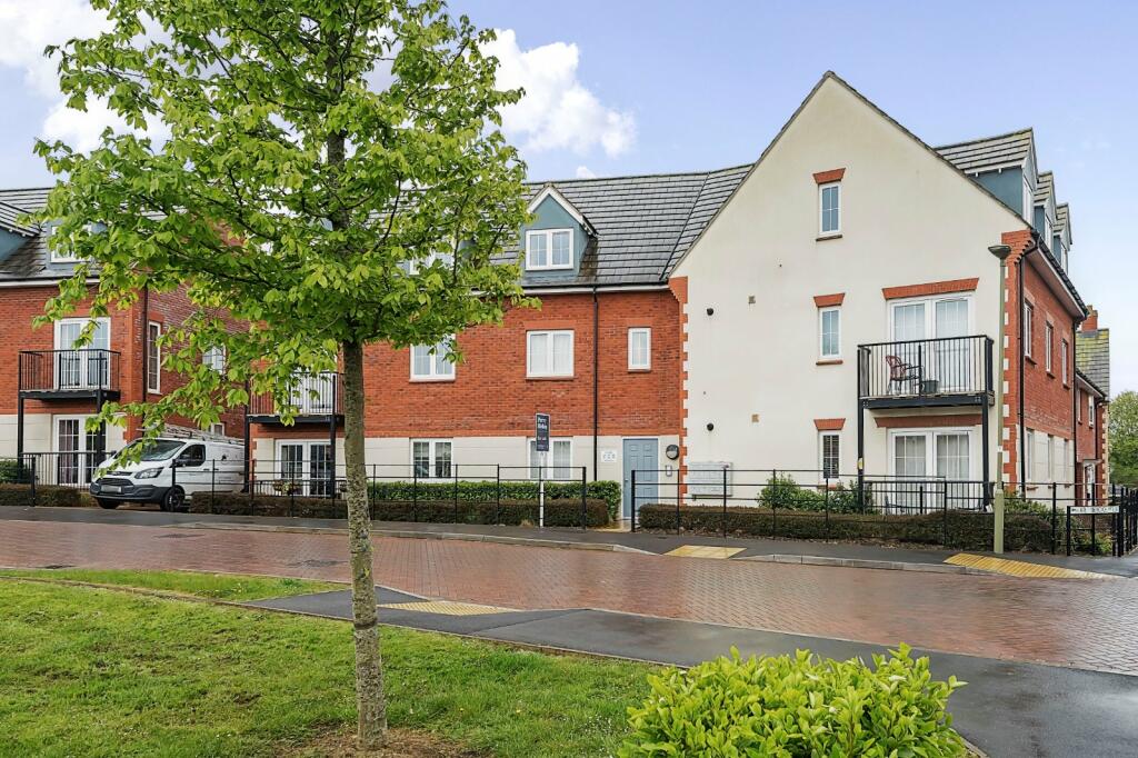 1 bedroom penthouse for sale in Ampthill Way, Faringdon, Oxfordshire, SN7