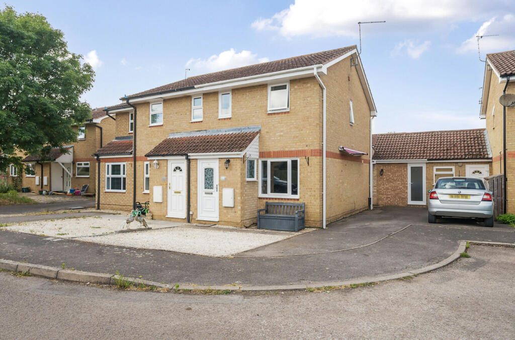 2 bedroom semidetached house for sale in Tyrell Close, Stanford in the