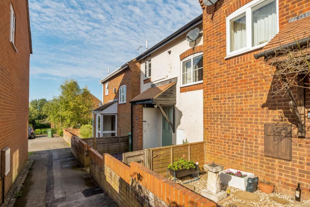 Main image of property: Cromwell Close, Faringdon, Oxfordshire, SN7