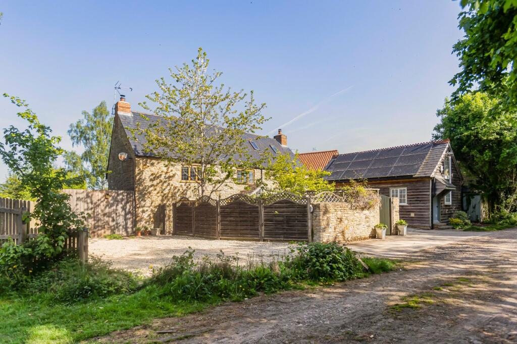 Main image of property: The Green, Longcot, Longcot, Faringdon, Oxford, SN7