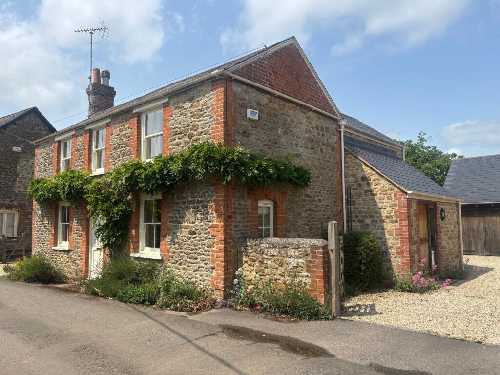 Main image of property: Eastmans Cottage, Little Coxwell, Faringdon, SN7