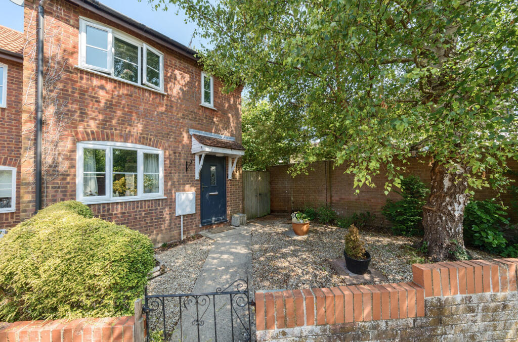 Main image of property: Cromwell Close, Faringdon, Oxfordshire, SN7