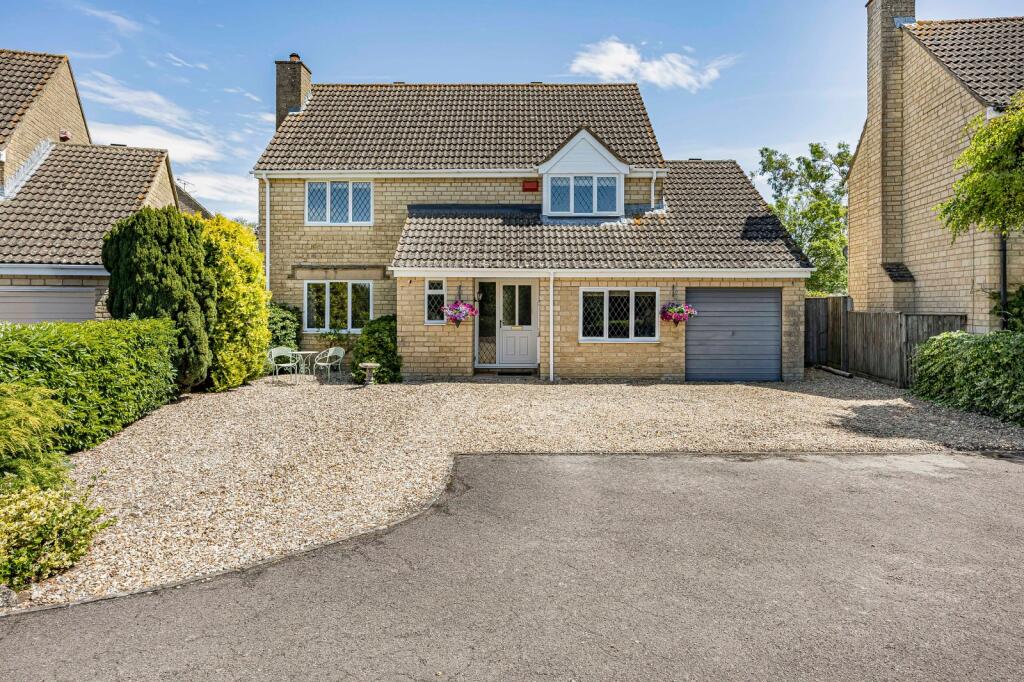 Main image of property: The Cursus, Lechlade, Gloucestershire, GL7