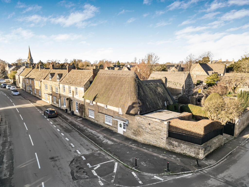 Main image of property: High Street, Bampton, Oxfordshire, OX18
