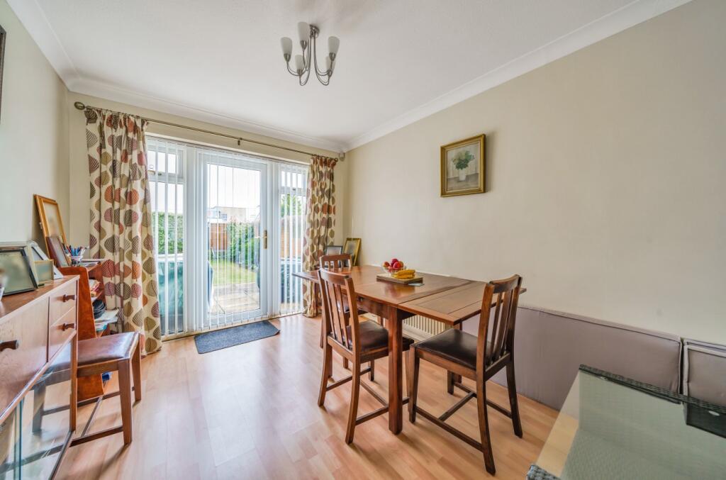 3 bedroom detached house for sale in Laurel Drive, Southmoor, Abingdon